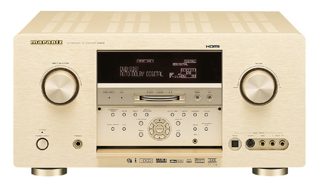 除了节奏明快外,SR9600声音有很好的厂质』,所以在听这些铜管吹奏的片段时,声音并不会毛噪,声音饱满之余也具有水分,再加上良好的扩散性,就算乐手吹得再起劲,也不会感到刺耳。因为声音表现直接,在播放大动态的曲目时更会让人听到畅快淋漓的音乐表现。 每次只要手头一接到环绕扩大机的评论工作,心中总是充满著矛盾的心情。当中的原因很简单,因为环绕扩大机原本就是针对多声道与观看视讯软体消费者而设计的制品,似乎与论坛所讨论的领域不大相称。而对于多数的音响迷来说,可能压根都没想过把它跟一般的两声道音响一起讨论,总是对环