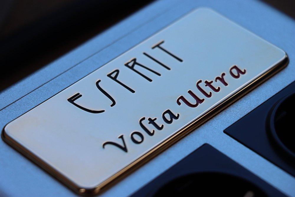 Volta Ultra · 旗舰排插